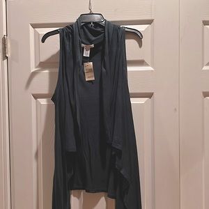 Waterfall front vest. Rich Forrest green. Size XL